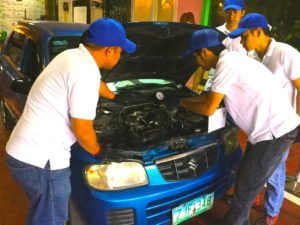 フィリピンの自動車整備教育機関の様子